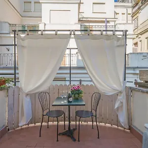  Appartamento Trevi Domus Avignonesi